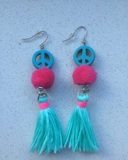 Turquoise ibizastyle oorbellen met kwastjes