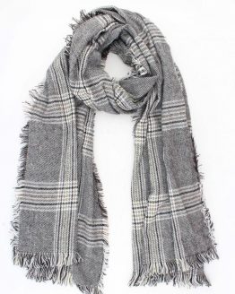 stoere zwart wit sjaal met rafels